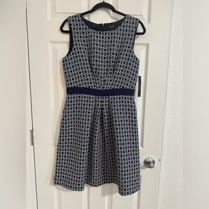 Tahari dress, sleeveless, lined, color white and blue, Size 8.